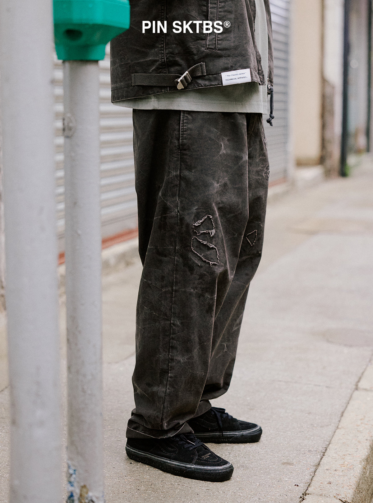 Flowered Washed Distressed Pants